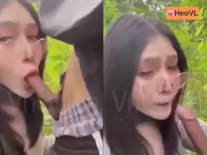 đi dã ngoại tiện phang em gái ở trong rừng
