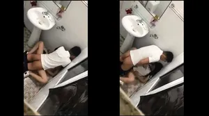 Ghệ say xỉn và anh yêu trong phòng tắm nhà hàng